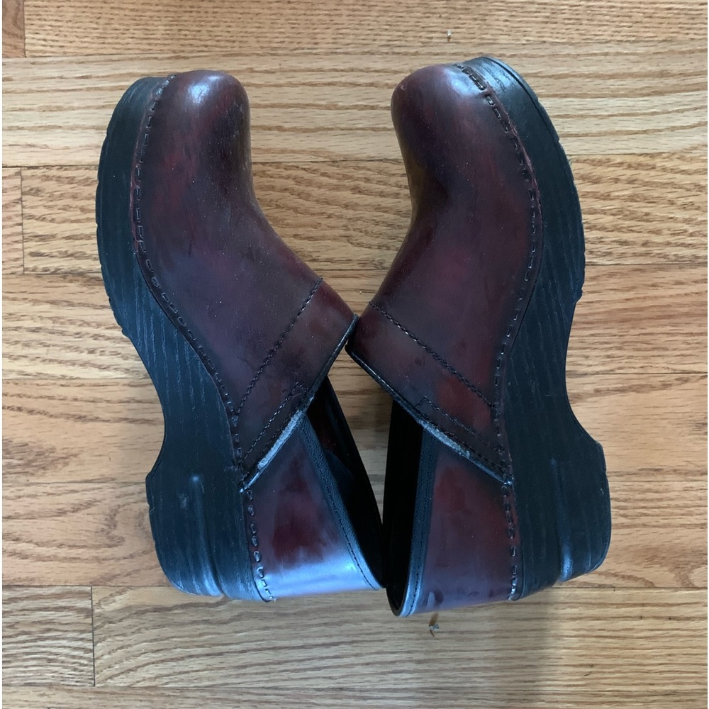 Women’s shoes barely worn